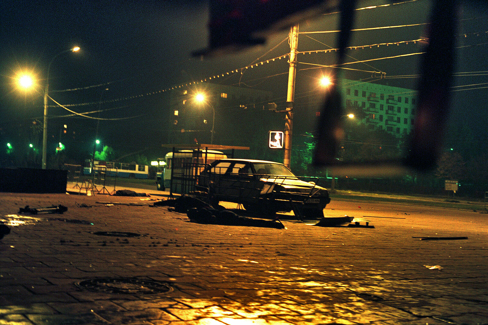 ƒата съемки: 1993-10-05
«аголовок: C 3 по 4 окт€бр€ 1993 года в ћоскве.
јвтор: ћамонтов —ергей
ќписание: ћосква. Ќеудачна€ попытка переворота. ‘ото —ерге€ ћамонтова (»“ј–-“ј——)
√ород: ћосква
—трана: –оссийска€ ‘едераци€