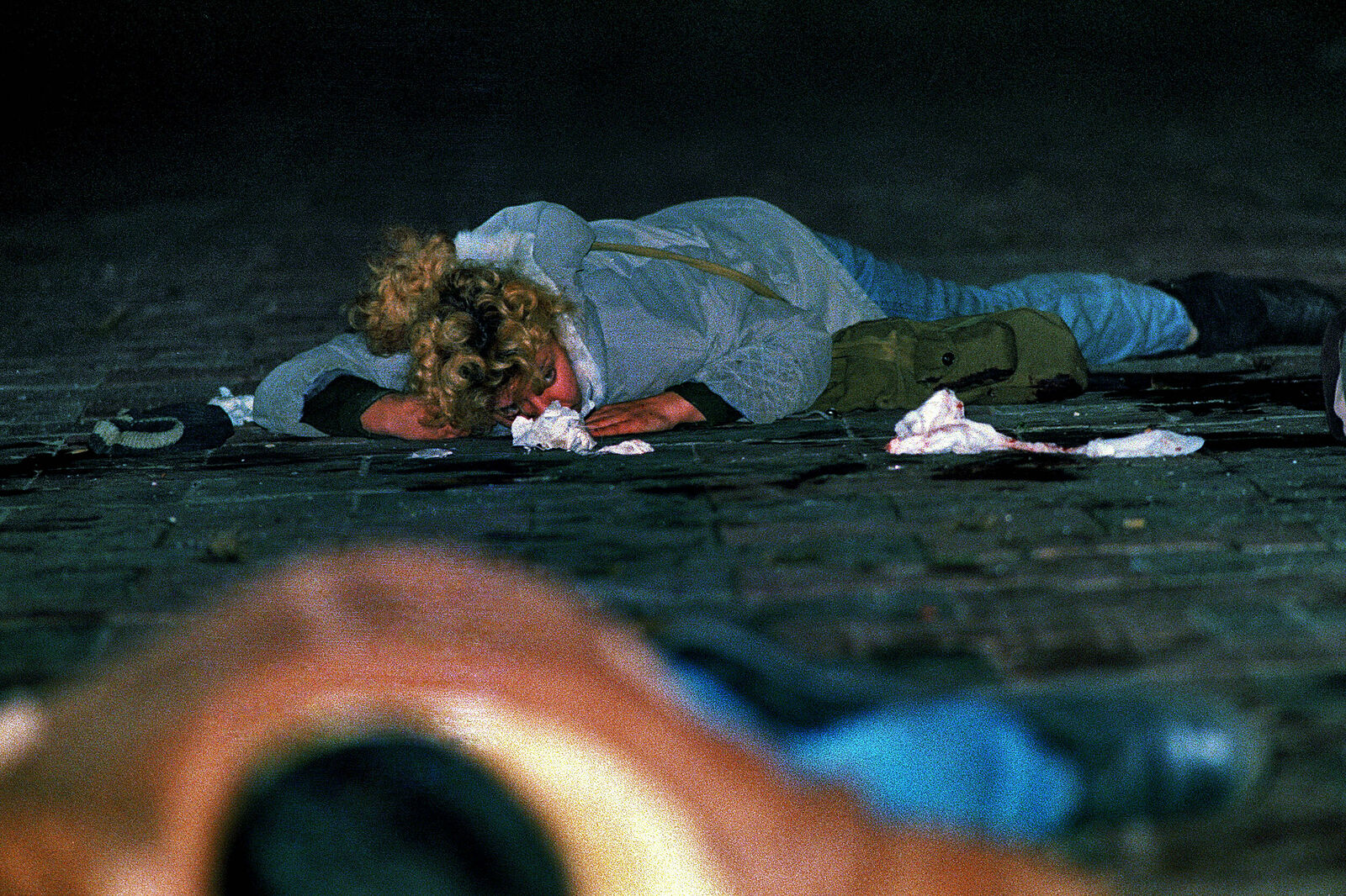 ƒата съемки: 1993-10-05
«аголовок: C 3 по 4 окт€бр€ 1993 года в ћоскве.
јвтор: ћамонтов —ергей
ќписание: ћосква. Ќеудачна€ попытка переворота. ‘ото —ерге€ ћамонтова (»“ј–-“ј——)
√ород: ћосква
—трана: –оссийска€ ‘едераци€